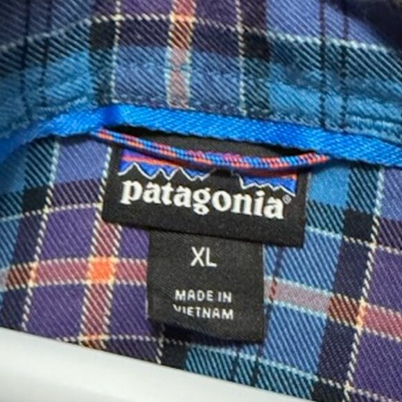 Patagonia - Long Sleeve Plaid Button Down - XL - Picture 5 of 5